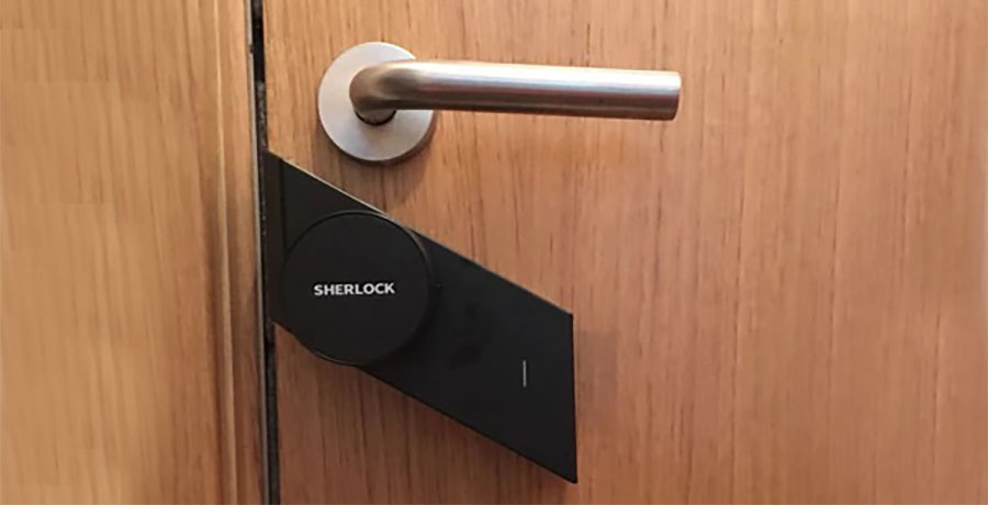 puerta con cerradura inteligente sherlock s2